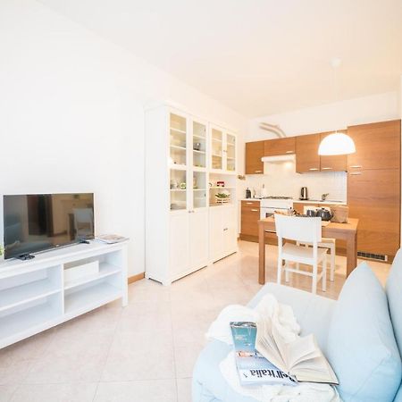 Gardappartamenti Garibaldi City Centre Desenzano del Garda Ngoại thất bức ảnh