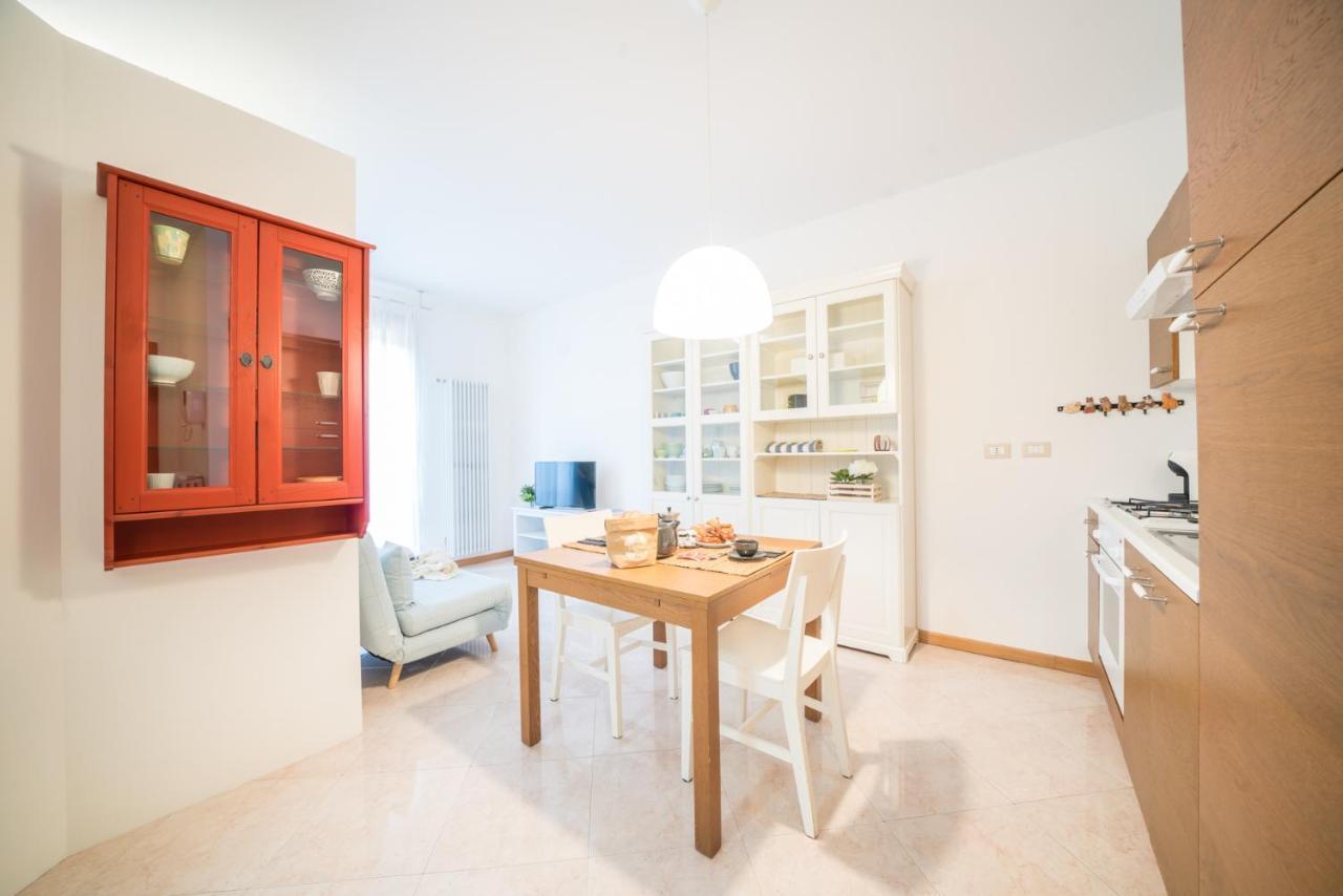 Gardappartamenti Garibaldi City Centre Desenzano del Garda Ngoại thất bức ảnh