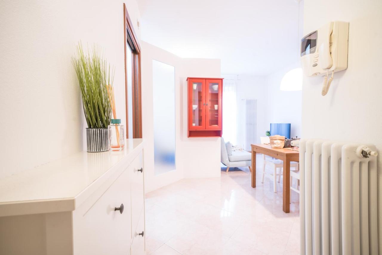 Gardappartamenti Garibaldi City Centre Desenzano del Garda Ngoại thất bức ảnh